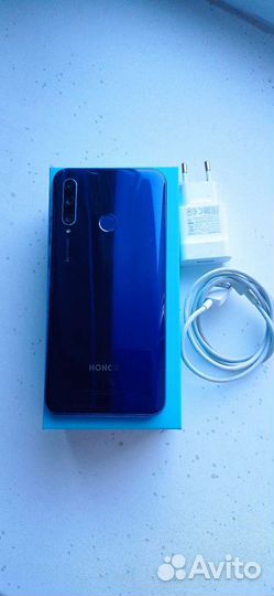 Телефон Honor 10i