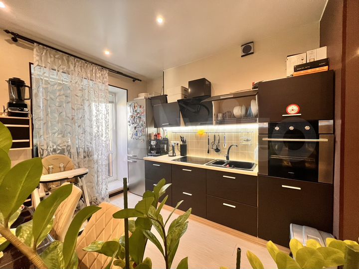 2-к. квартира, 56 м², 2/5 эт.