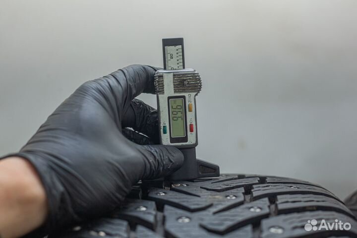 Nokian Tyres Hakkapeliitta 8 SUV 235/55 R20 102T