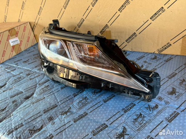 Фара светодиодная правая Toyota Camry 70 17-23