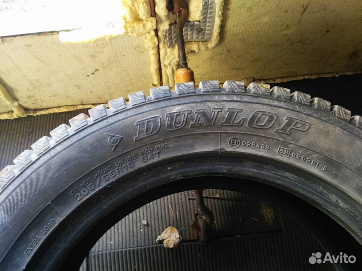 Dunlop SP Winter Ice 01 205/55 R16