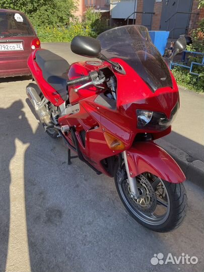 VFR 800F