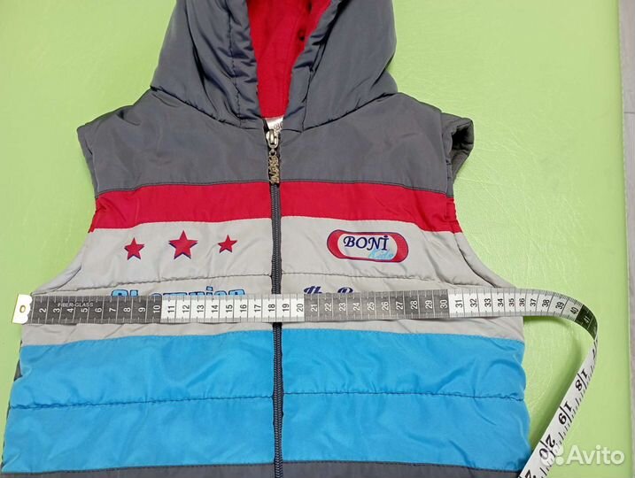 Жилетка с капюшоном на мальчика