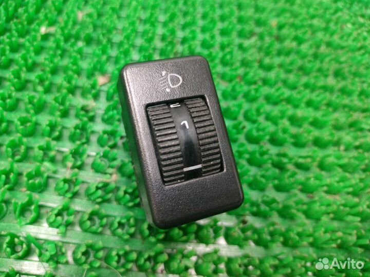 Кнопка корректора фар Volkswagen Passat B3 PF 1990