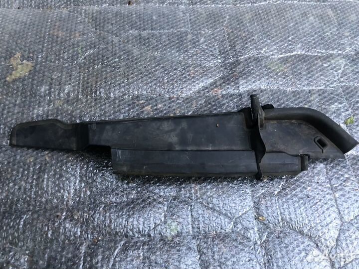 Пыльник левого крыла Ford Explorer V 10-15