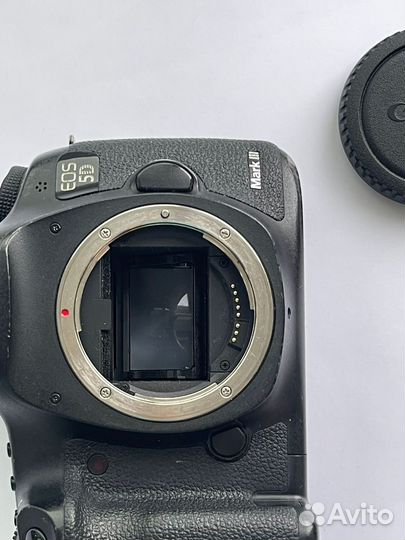 Зеркальный фотоаппарат canon 5D mark III body