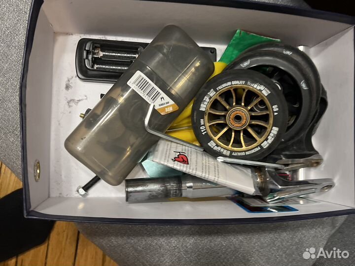 Запчасти на самокат трюк отдам всё что есть