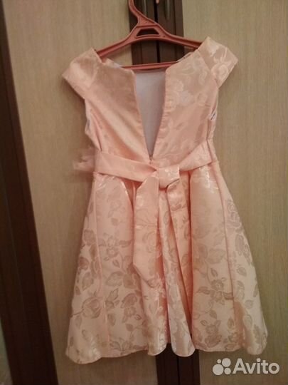 Праздничное платье для девочки размер 122