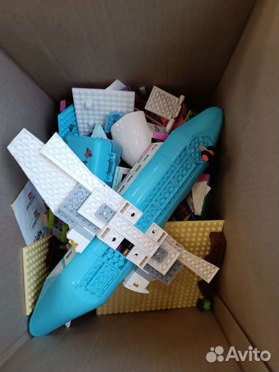Игрушки lego и ещё всякие