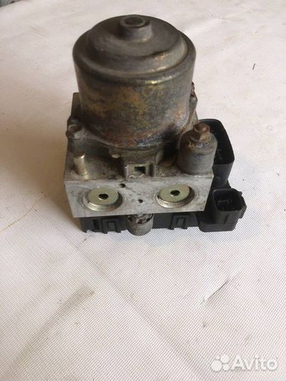 Блок ABS (насос) Mitsubishi Pajero Sport