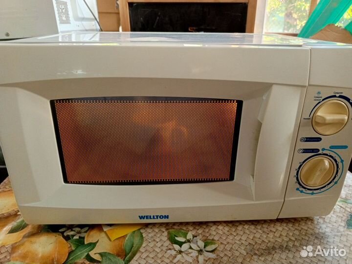 Микроволновая печь Wellton
