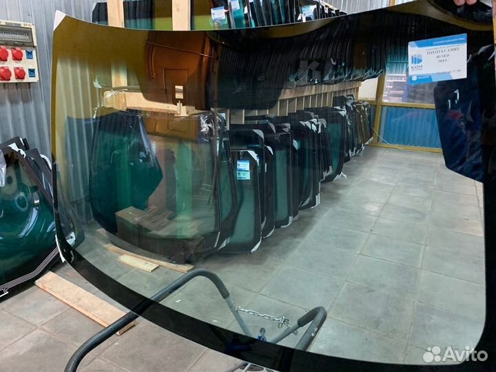 Стекло лобовое Toyota Camry