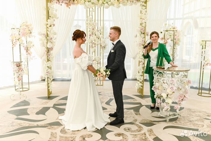 Ведущая (тамада)