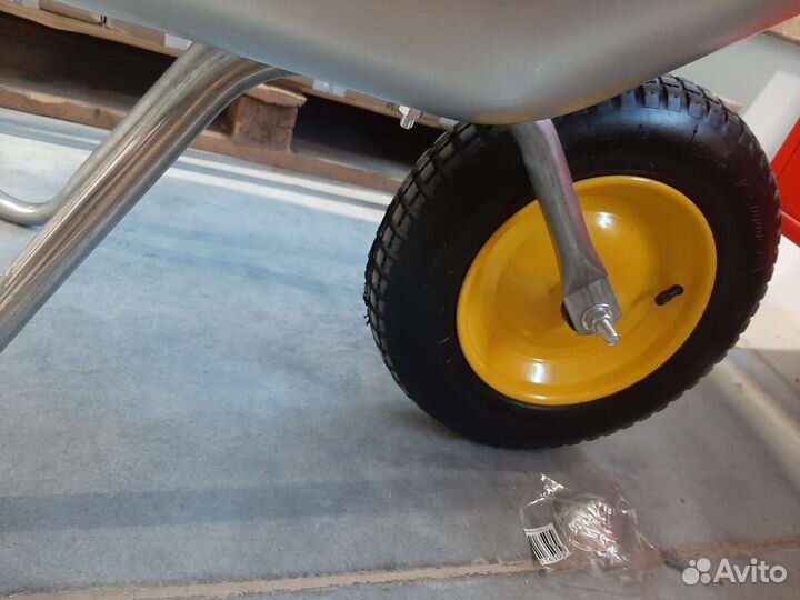 Тачка садовая одноколесная 90 кг/65 л