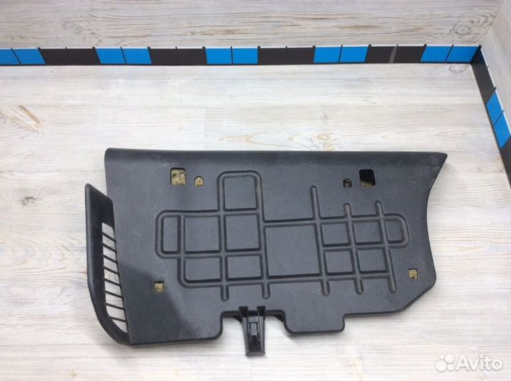 Накладка (кузов внутри) правая Mazda Cx-9