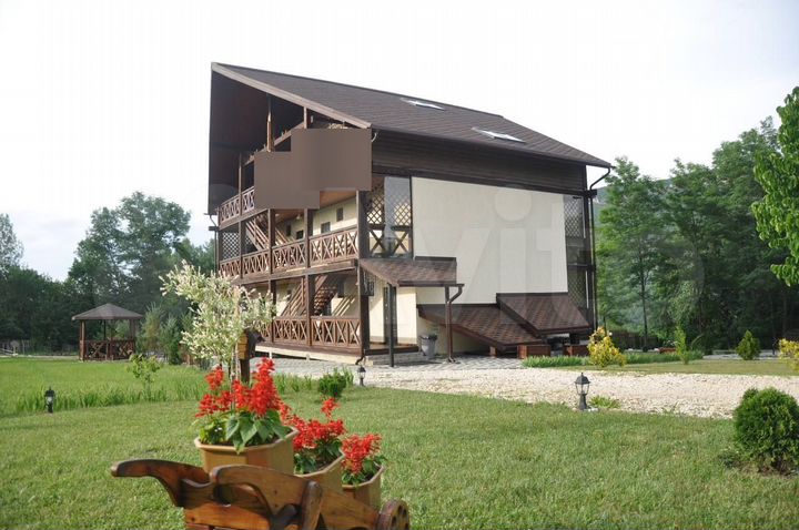 Комната 25 м², 1/3 эт.