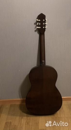 Классическая гитара шестиструнная