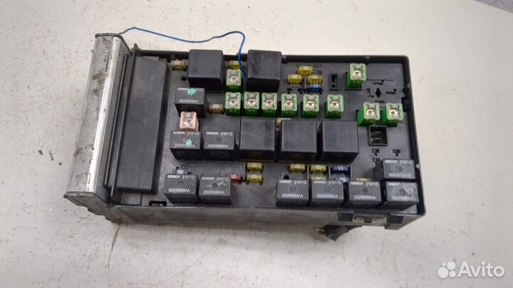 Блок предохранителей Chrysler Voyager, 2001