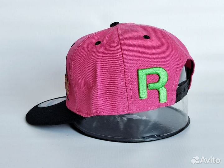 Бейсболка с прямым козырьком 