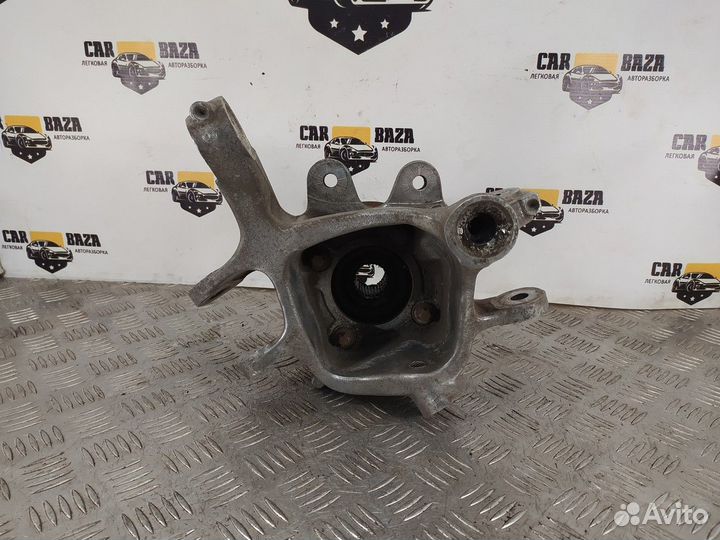 Кулак задний левый L BMW 5