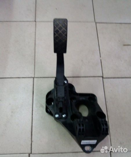 Педаль газа VW Volkswagen Polo Sedan