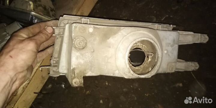 Фара правая Toyota Vista SV10