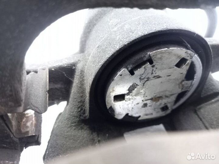 Суппорт передний правый Toyota Avensis AZT250