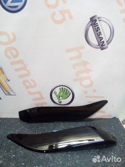 Реснички на фару новые Renault Logan 2