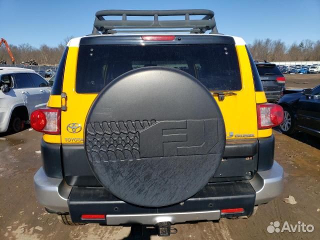 В разборе toyota FJ cruiser 2007 год