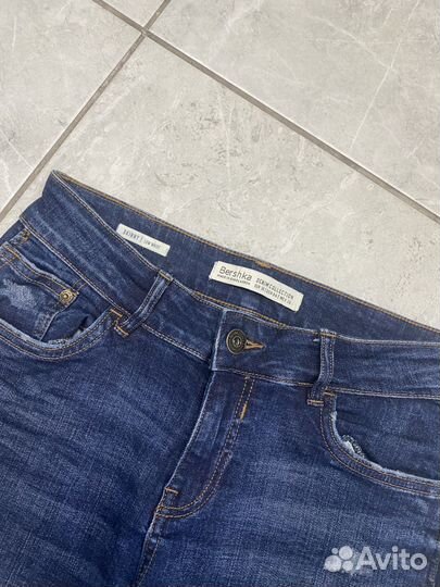 Джинсы bershka