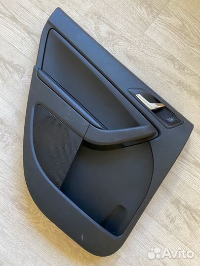 Обшивка двери задняя левая Skoda Yeti