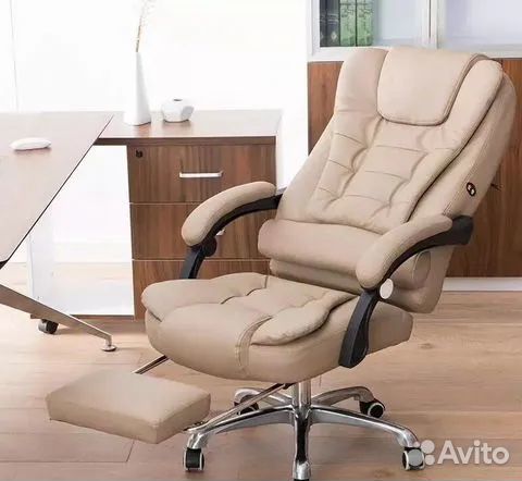 Офисное кресло руководителя