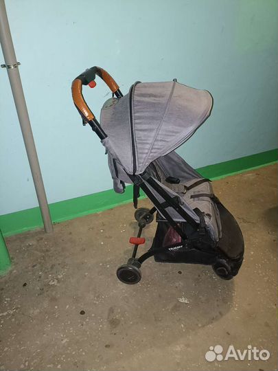 Прогулочная коляска трость