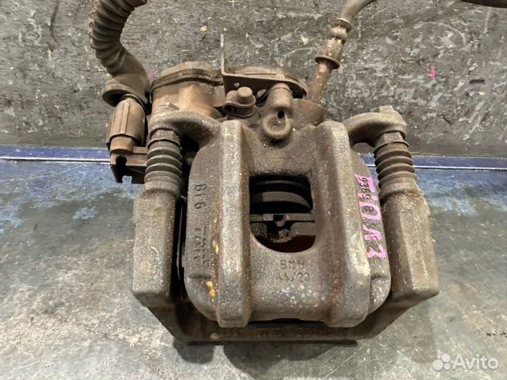 Суппорт задний левый Bmw 5 F10 N55B30A 3.0T