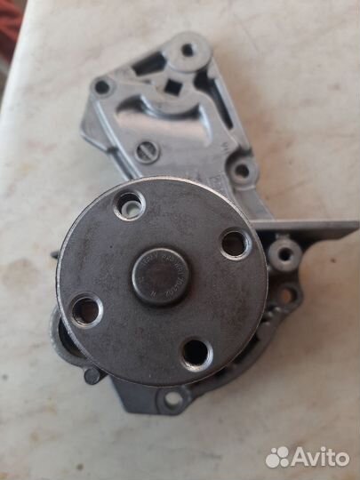 Помпа форд Фокус 3 и 1 бу