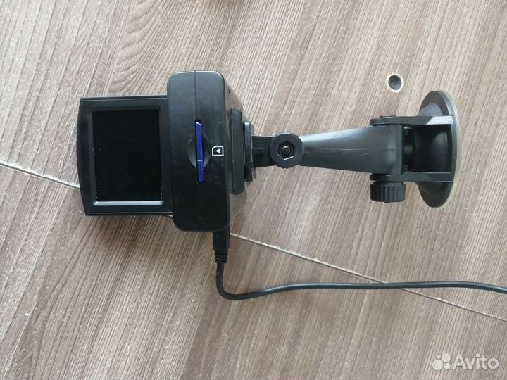 Видеорегистратор с креплением и картой памяти