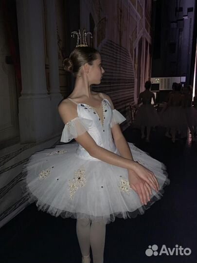 Пошив танцевальных, сценических костюмов и уборов