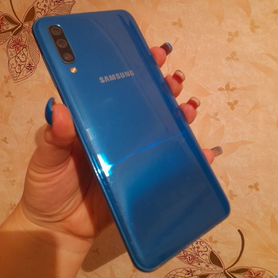 Samsung Galaxy A50, 4/64 ГБ