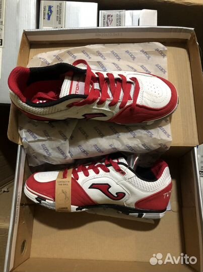Футзалки и сороконожки kelme joma