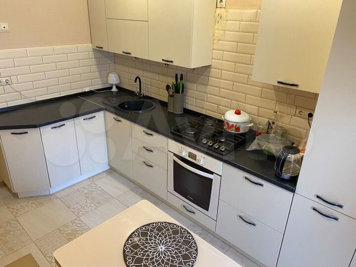 2-к. квартира, 55 м², 1/3 эт.