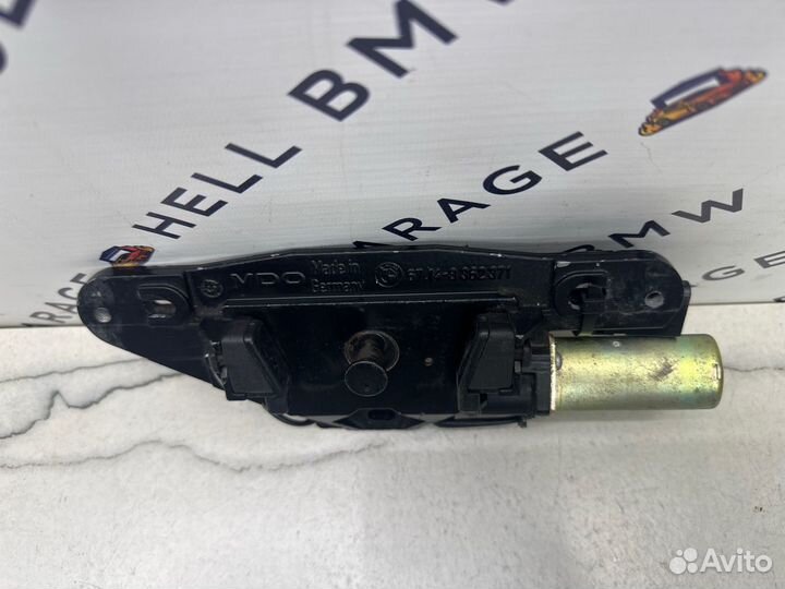 Доводчик багажника Bmw E39 touring