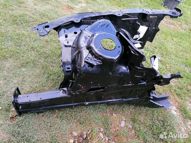 Брызговик+лонжерон правый Mercedes W221