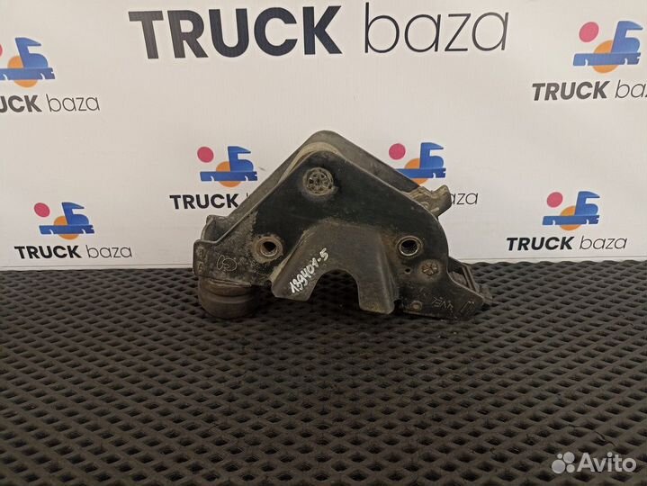 1810345 Замок кабины