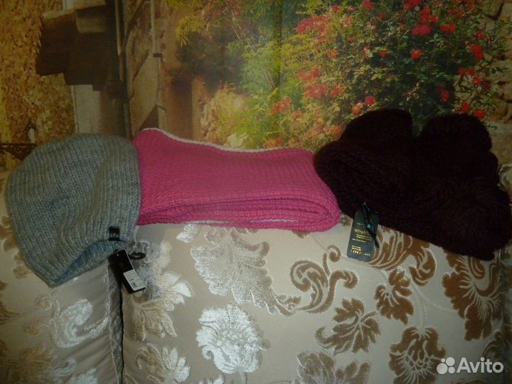 Шарфы и шапки. Разные. Зимние. Новые