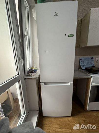 Бу холодильник Indesit