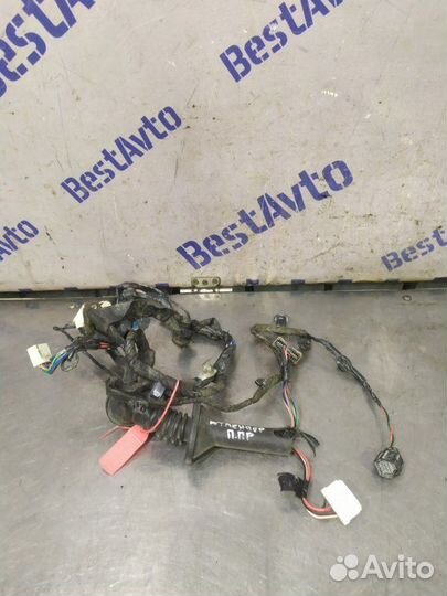 Электропроводка двери передняя правая Mitsubishi