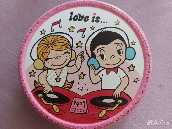 Железные коробочки из под сладостей