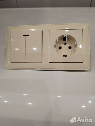 Розетки и выключатели