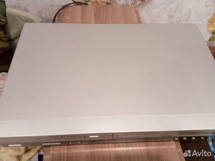 Видеомагнитофон с двд