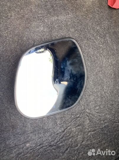 Зеркало левое